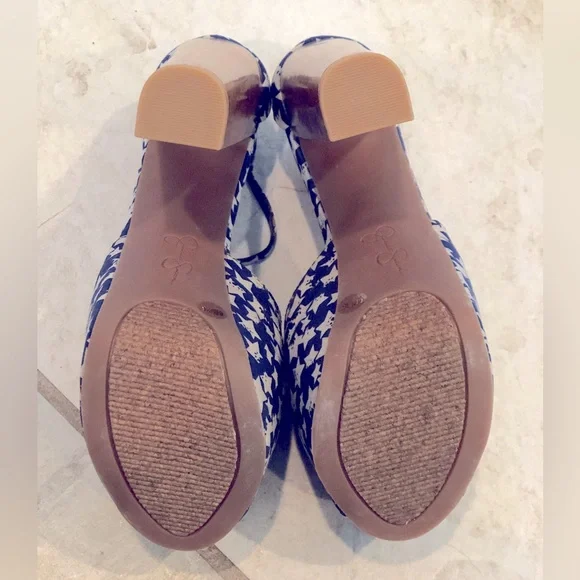 ⭐️Jessica Simpson Dany T-Strap Platforms- Blue American Stars ⭐️ - Picture 9 of 13